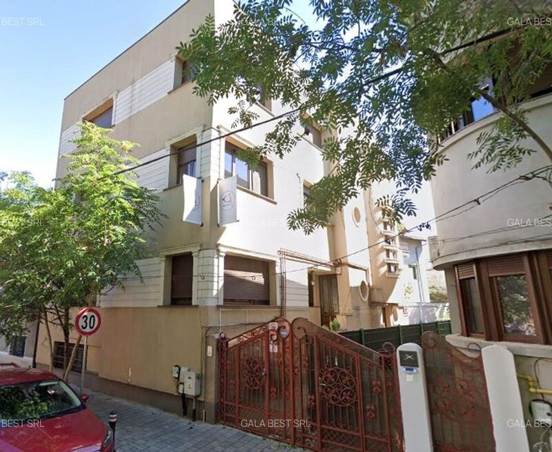 Piata Muncii- Decebal, vila 400mp,12 camere, curte 200mp