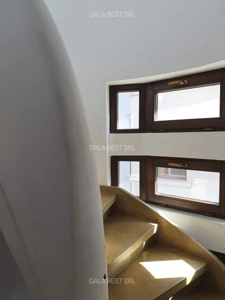 Piata Muncii- Decebal, vila 400mp,12 camere, curte 200mp